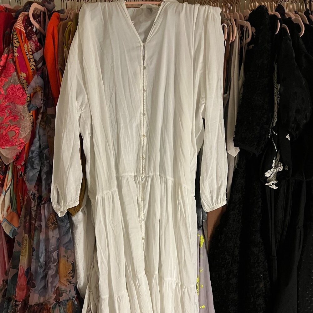 H&M White Maxi Dress – Oversized Tiered Silhouette